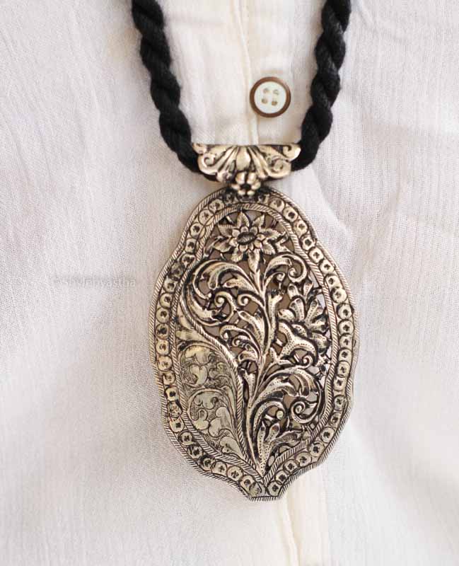 Adya Flower Art Carved Pendant