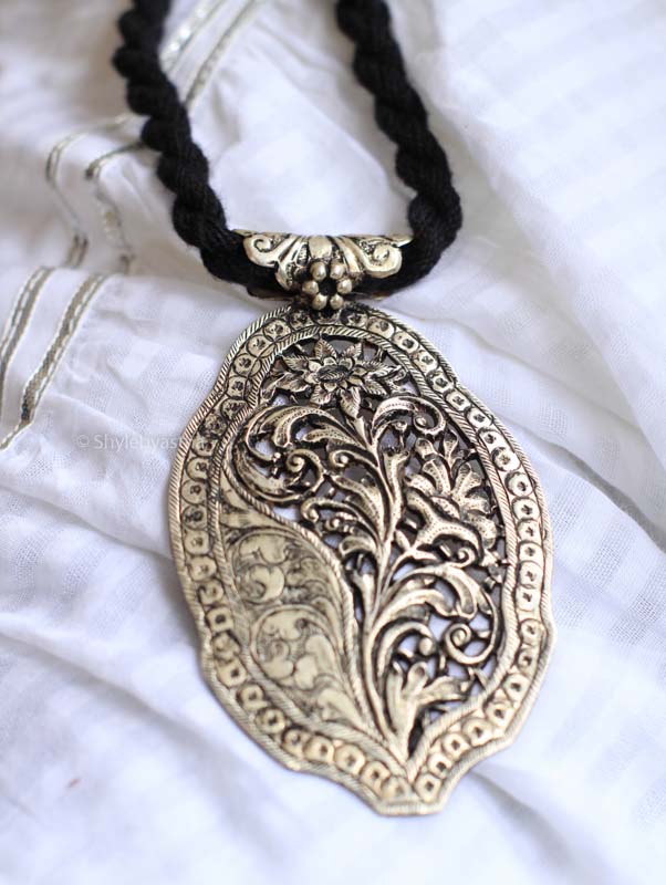 Adya Flower Art Carved Pendant