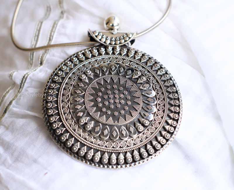 Anvaya Concentric Daana Art Pendant