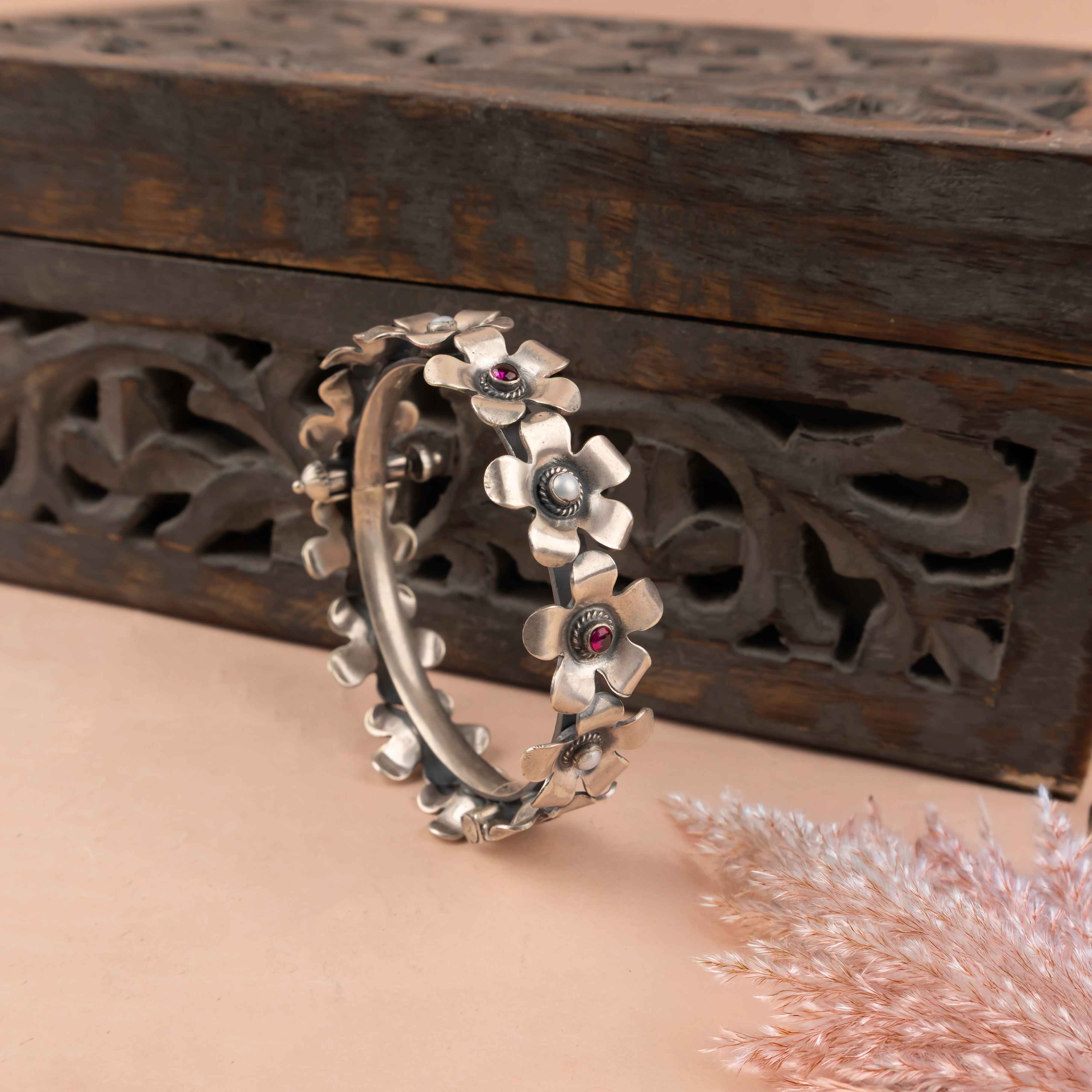 Qurbat Flower Sequence Statement Kada