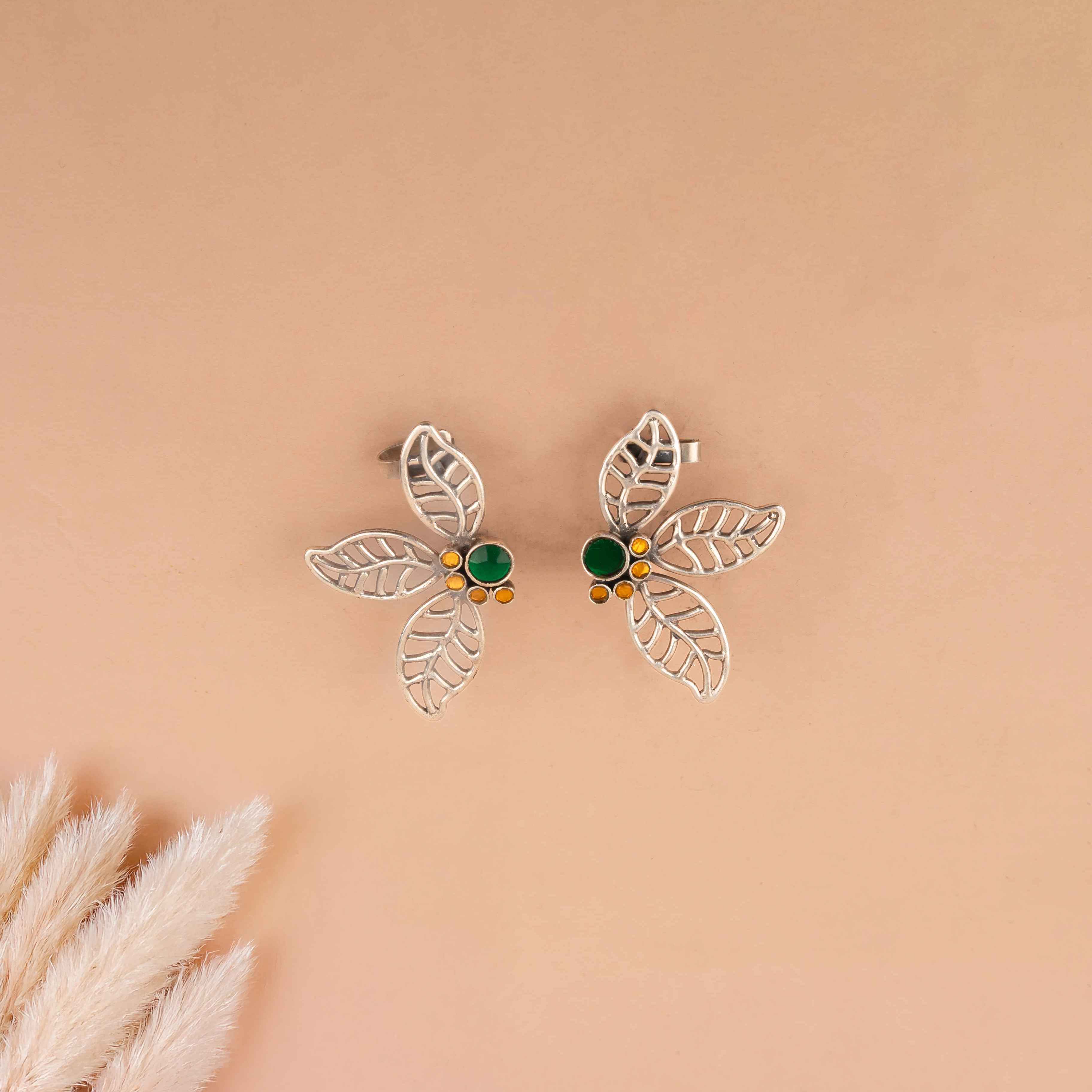 Qurbat Tri Leaf Statement Earclip