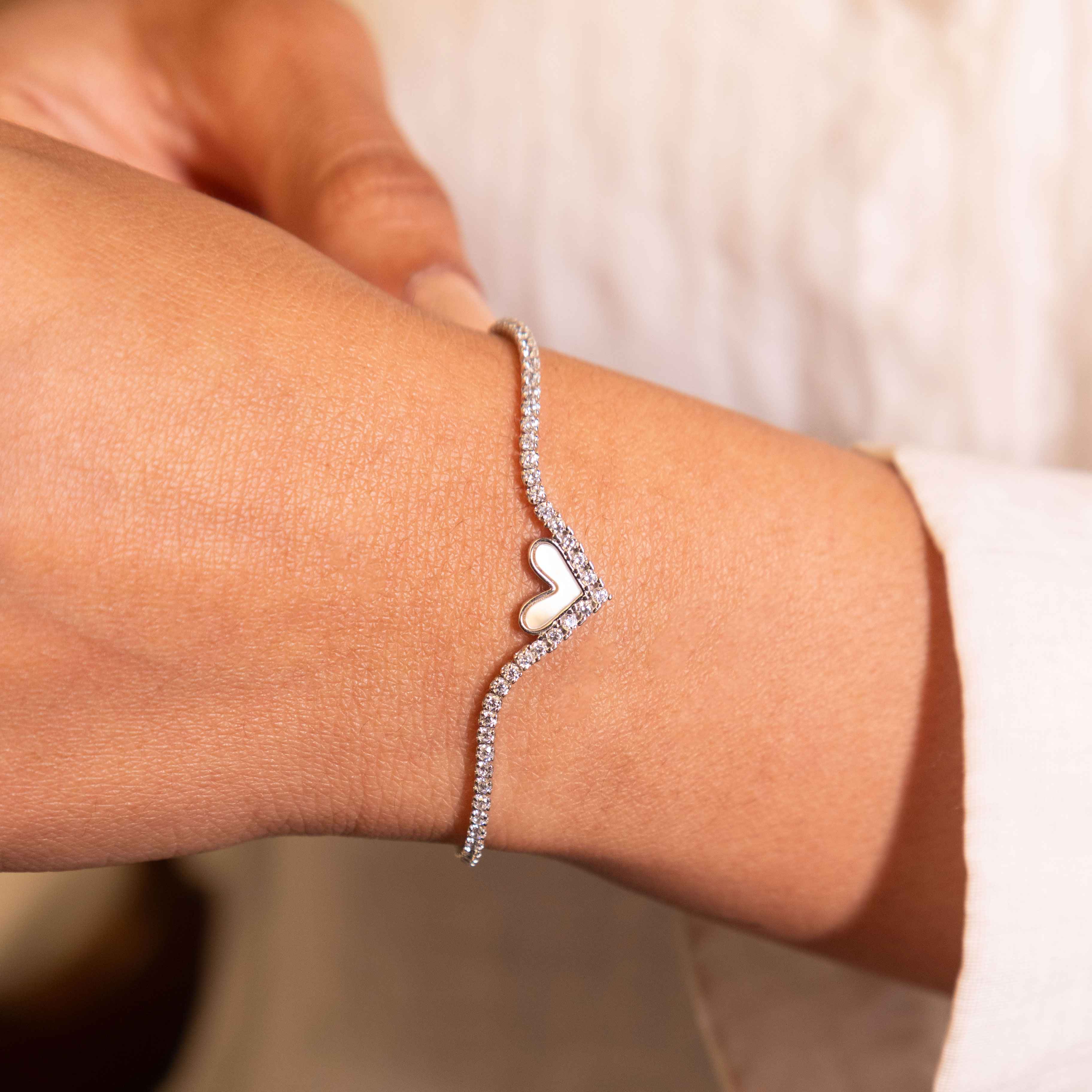 Qurbat Dainty Heart Bracelet