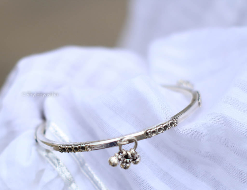 Dulari Ghunghroo Intricate Bangles side