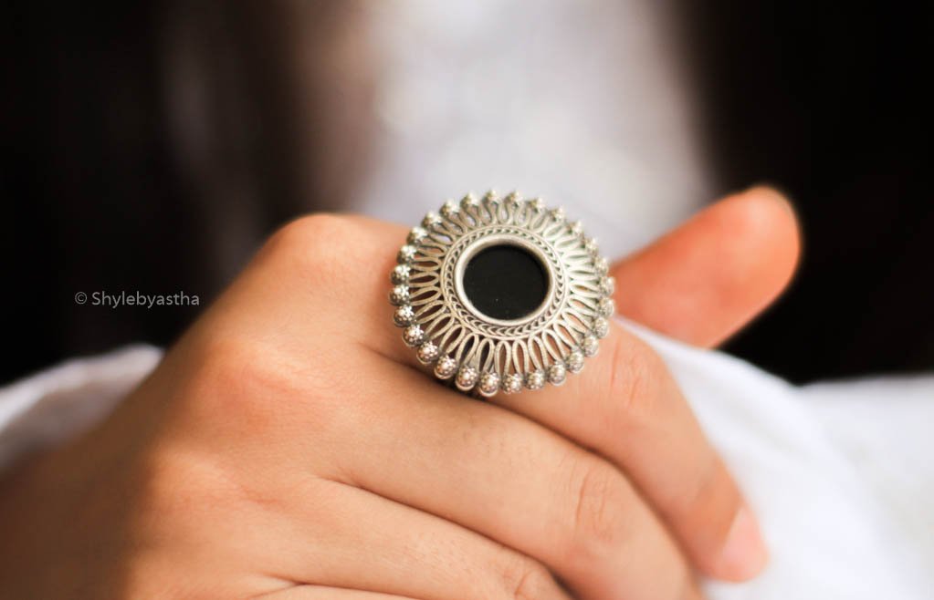 Dulari Classic Handpainted Ring