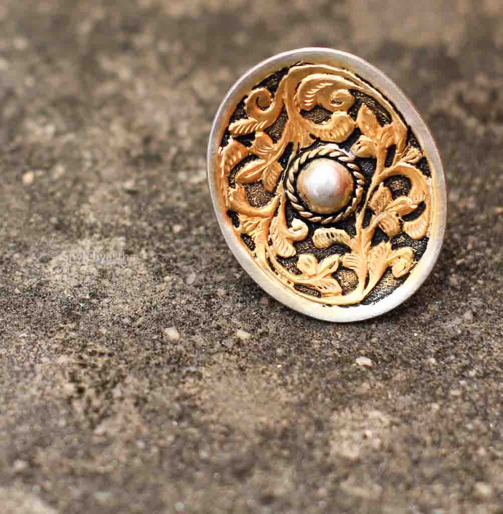 Anvaya Chitai Leaf Art Dual Tone Ring