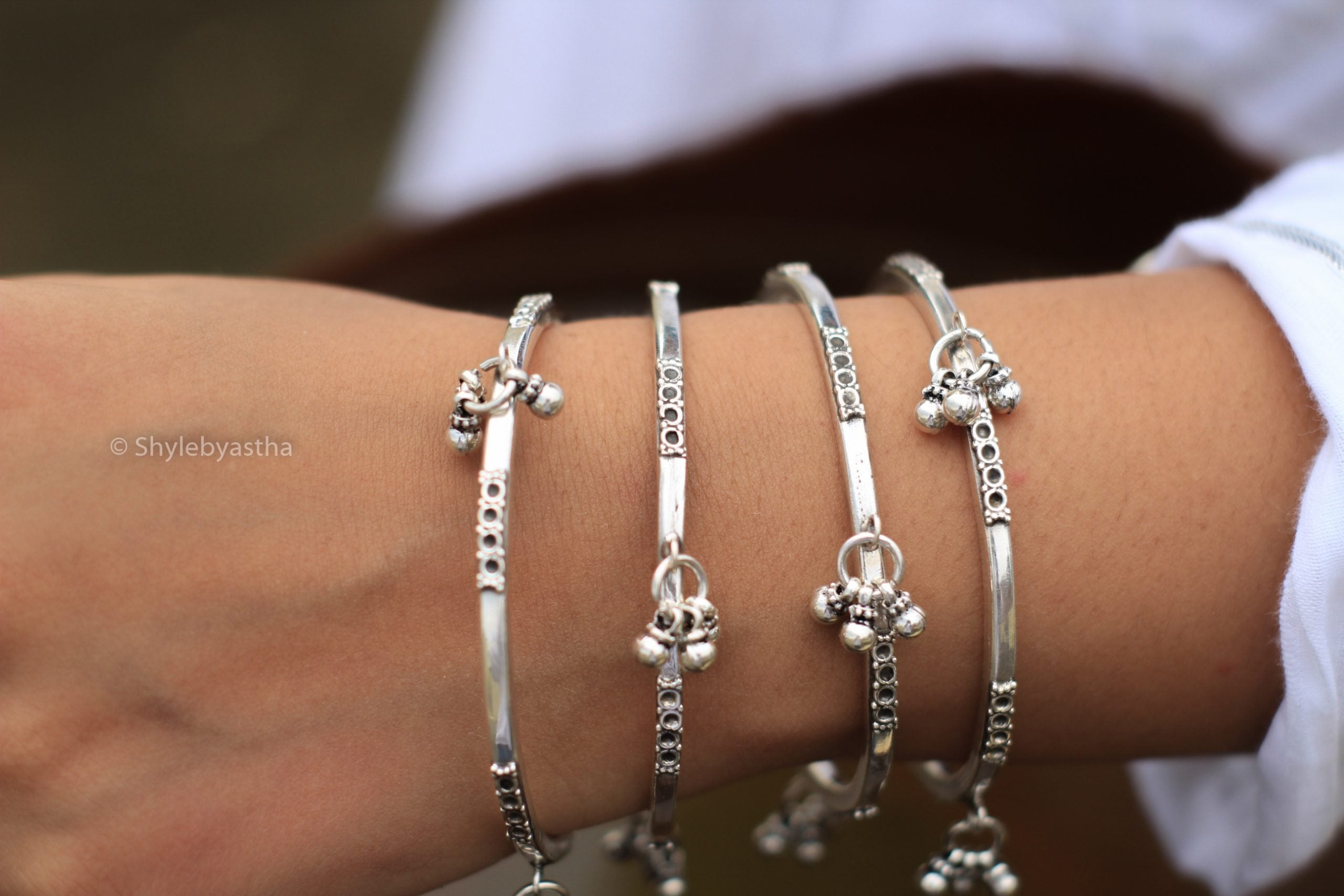 Dulari Ghunghroo Intricate Bangles model