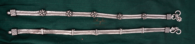 Anvaya Intricate flower embossed stacked Anklet Pair