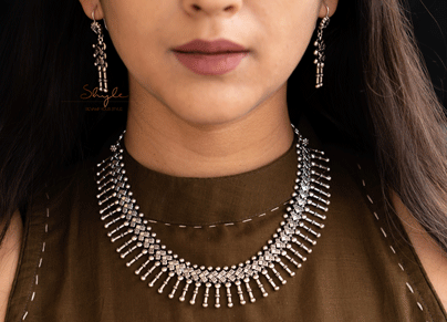Anvaya Intricate Motif Line Drop Necklace Set