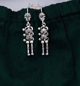 Anvaya Intricate Motif Line Drop Necklace Set