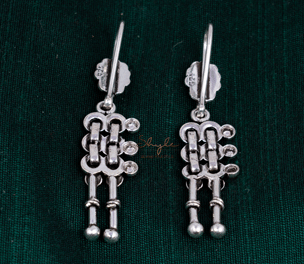 Anvaya Intricate Motif Line Drop Necklace Set