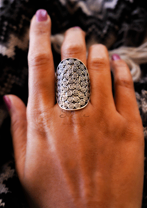 Mizoya Daana Detailed Ring