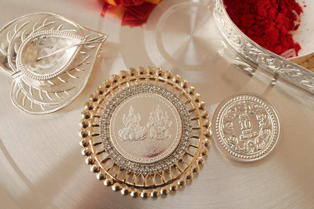 Laxmi Ganesha Silver Coin 99.9 Purity 10gm