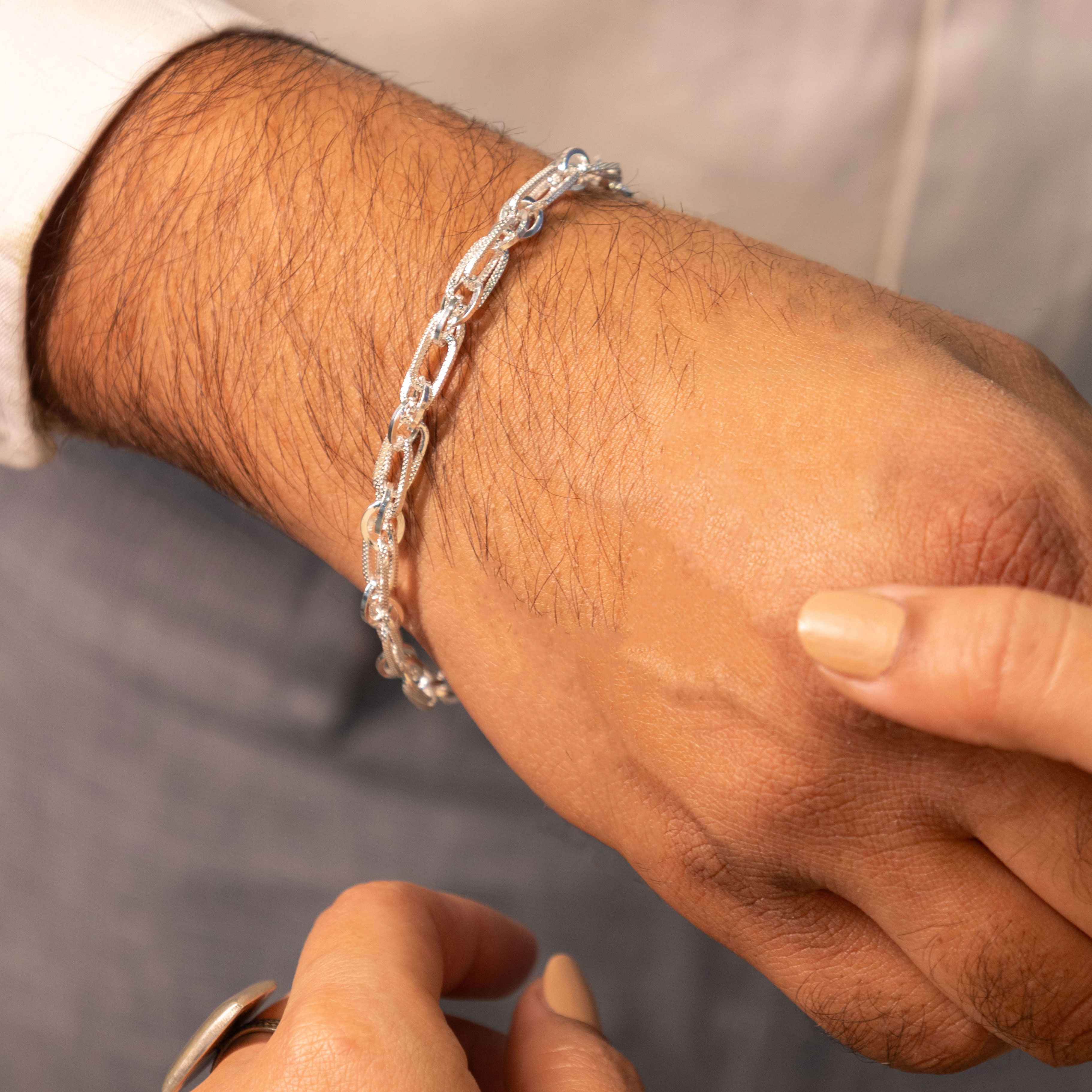 Sutra Bold Link Men Bracelet