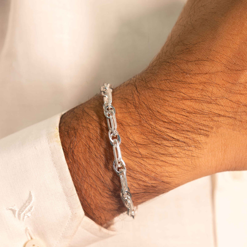 Sutra Bold Link Men Bracelet