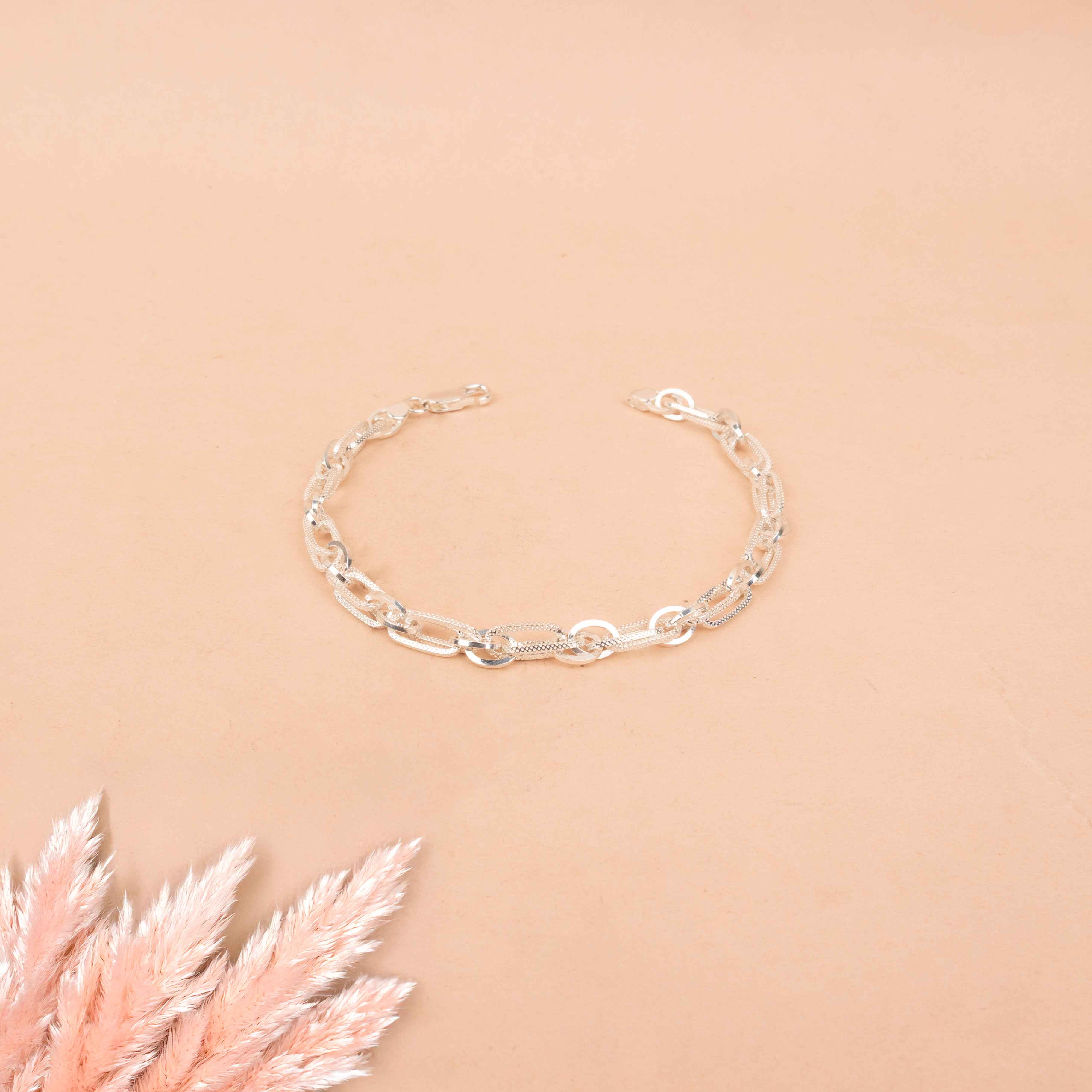 Sutra Bold Link Men Bracelet