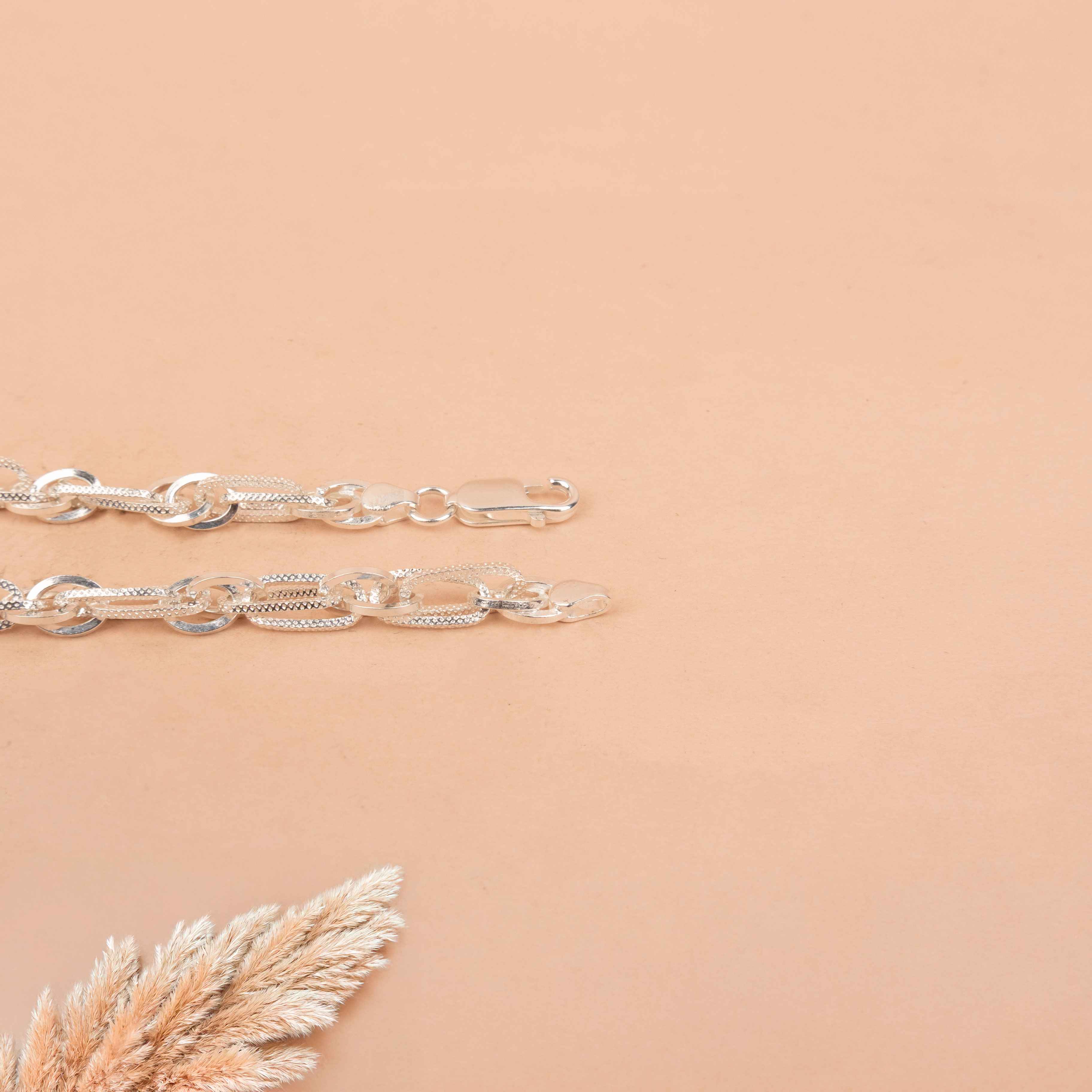 Sutra Bold Link Men Bracelet