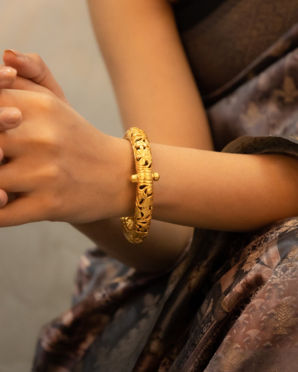 Tattva Gold Tone Chitai Timeless Kada