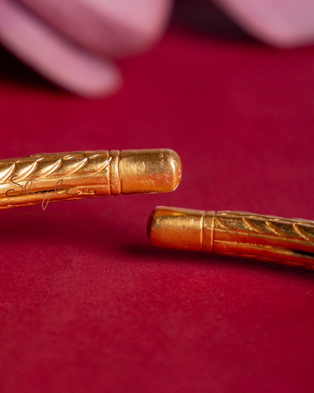 Tattva Chitai Flora Gold Carved Hasli