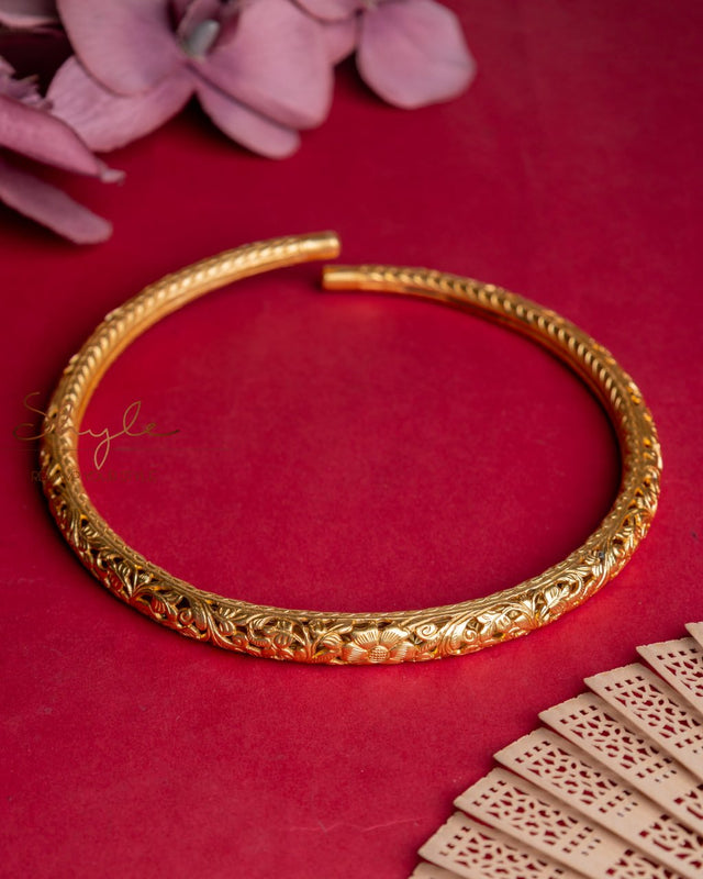 Tattva Chitai Flora Gold Carved Hasli