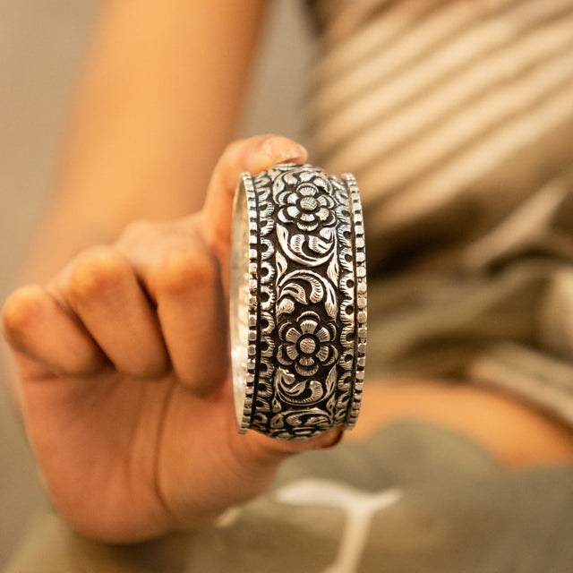 92.5 sterling silver Tattva Chitai Flower Detailed Classic Kada, view 2