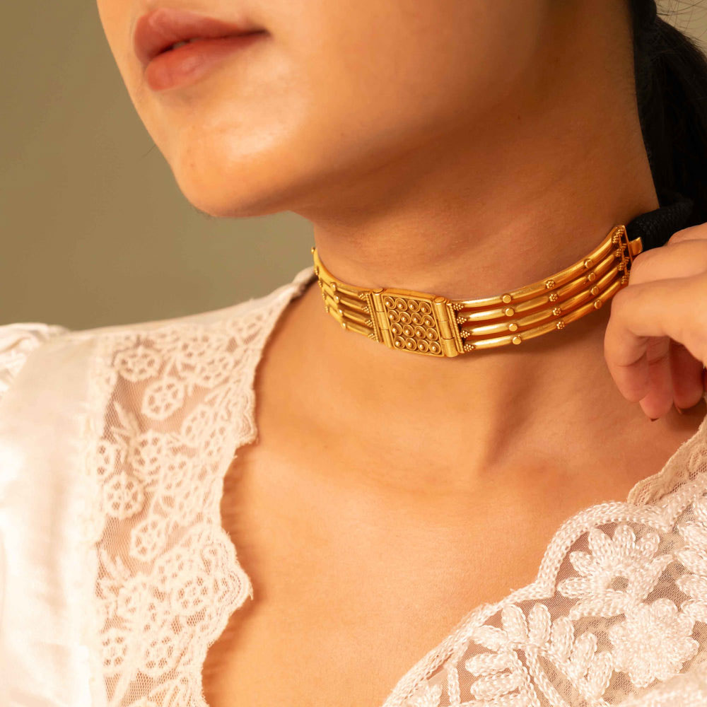 Tattva Vintage Inspired Classic Line Sequence Choker