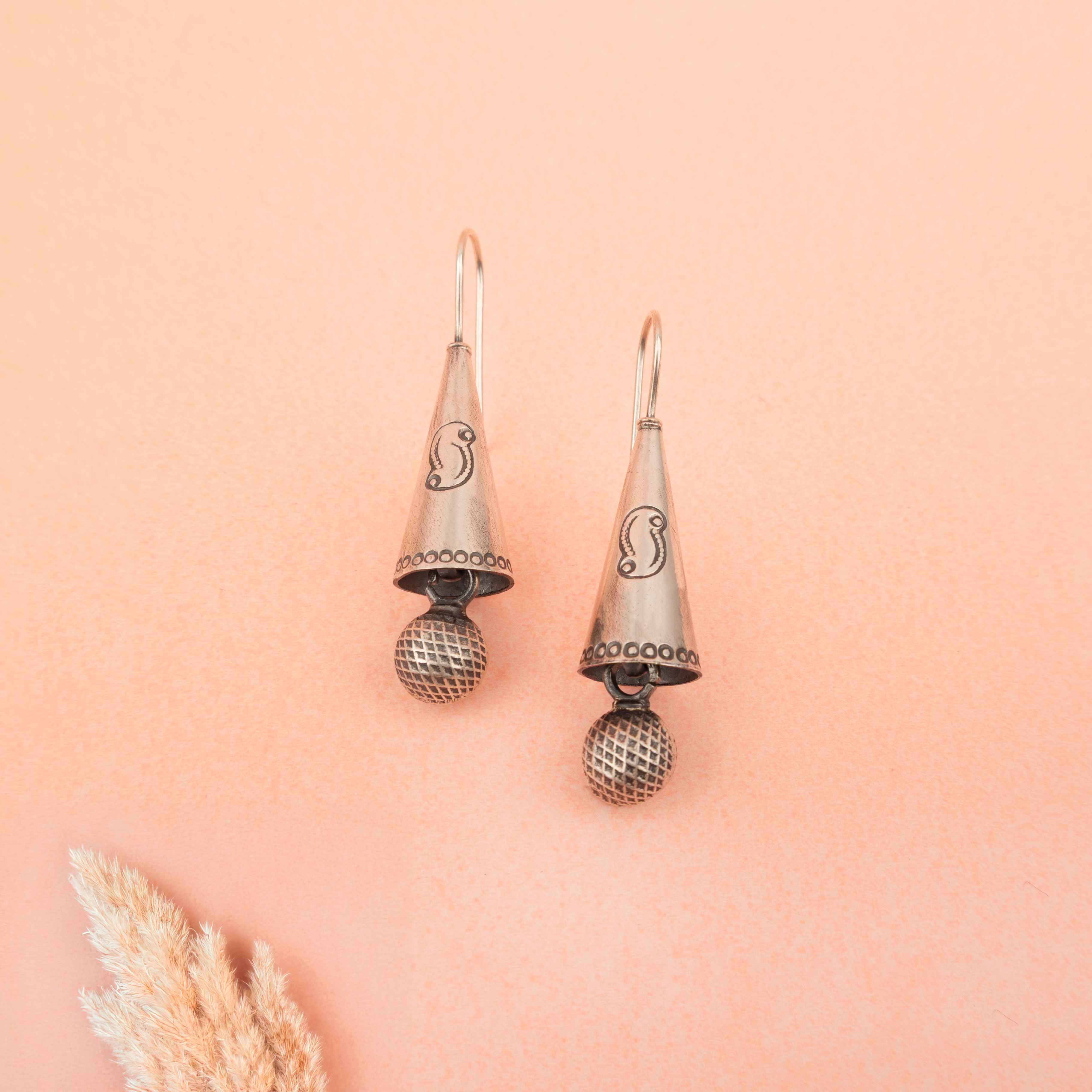 Tattva Vintage Inspired Mandaai Fish Hook Earring