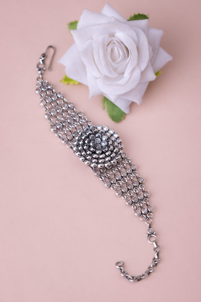 Essence Scintillating Cocktail Bracelet