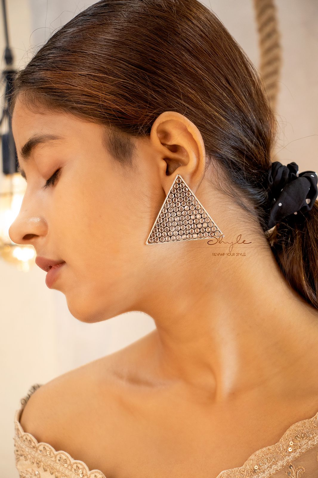 Essence Scintillating Triangle Classic Stud Earring