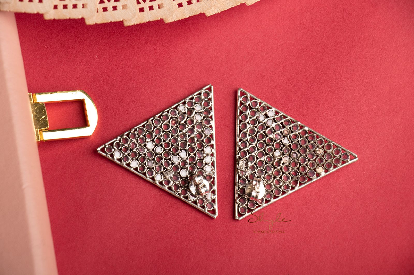 Essence Scintillating Triangle Classic Stud Earring