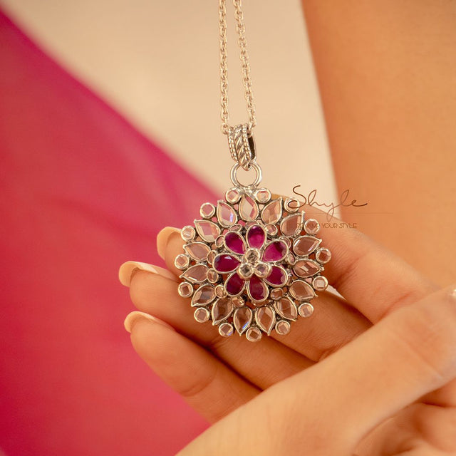 Essence Fine Scintillating Flower Necklace