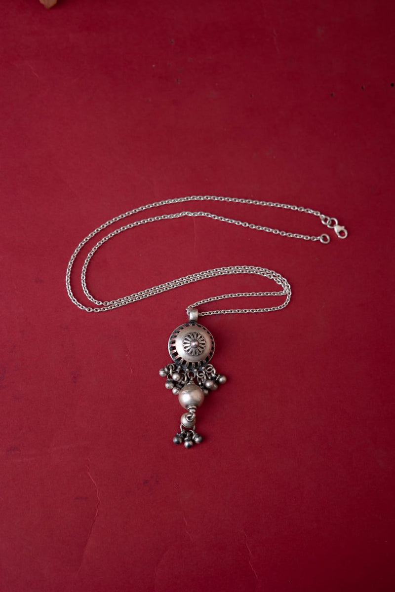 Adya Carved Ghughri Drop Chain Necklace