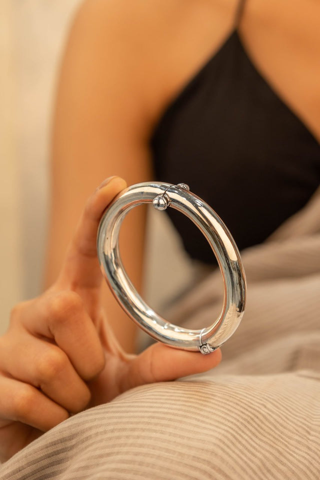 Adya Fine Versatile Everyday Kada