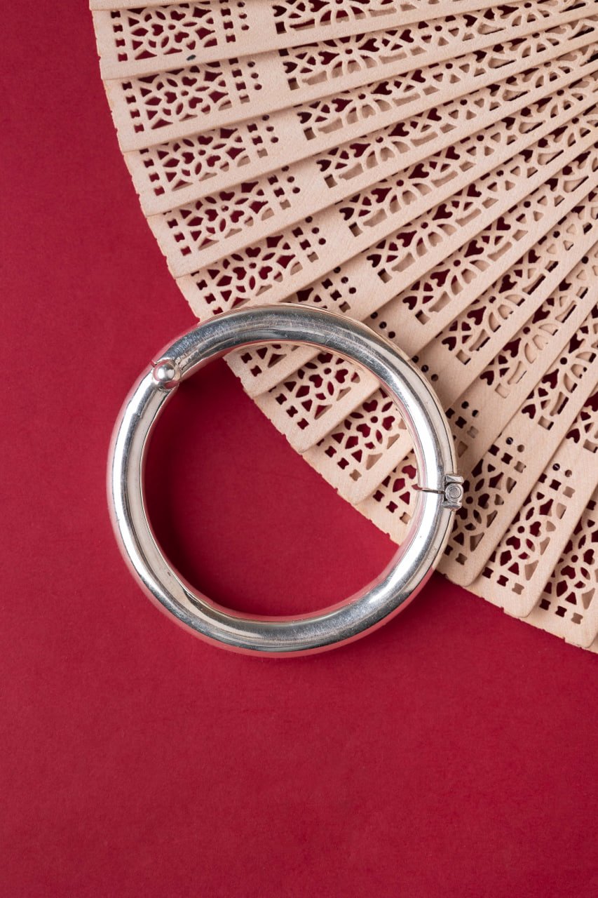 Adya Fine Versatile Everyday Kada