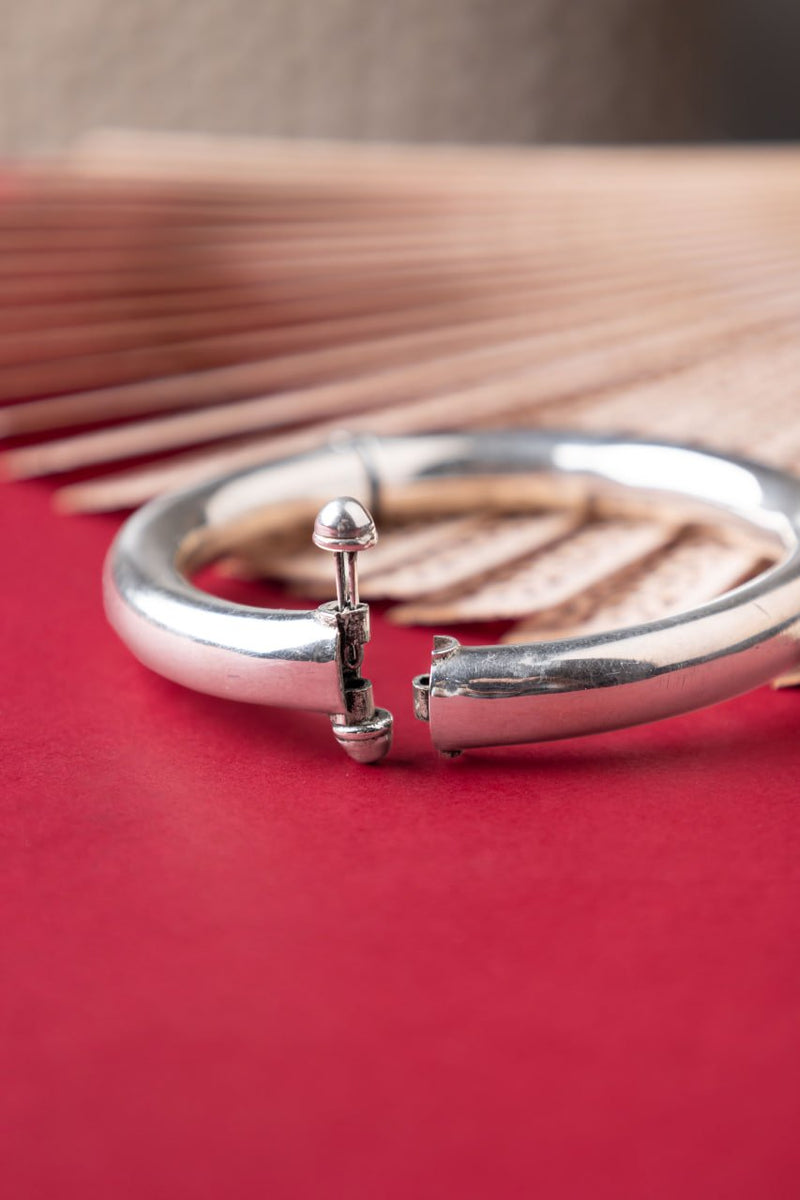 Adya Fine Versatile Everyday Kada