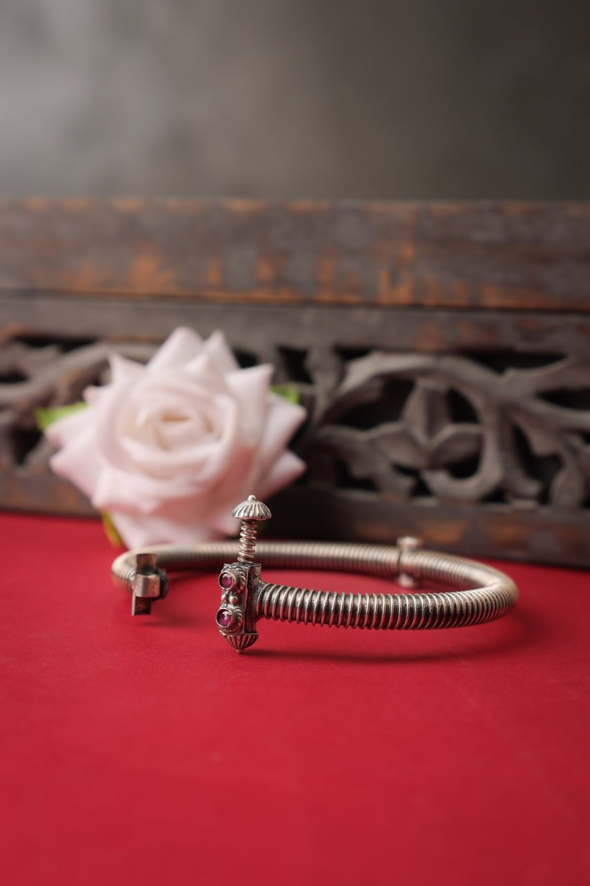 Adya Intricate Timeless Kada