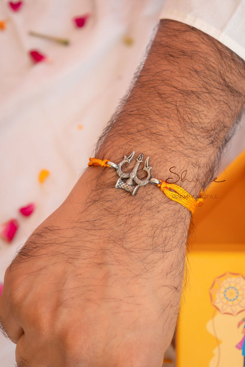 925 pure silver intricate Shiva trishul rakhi, final view