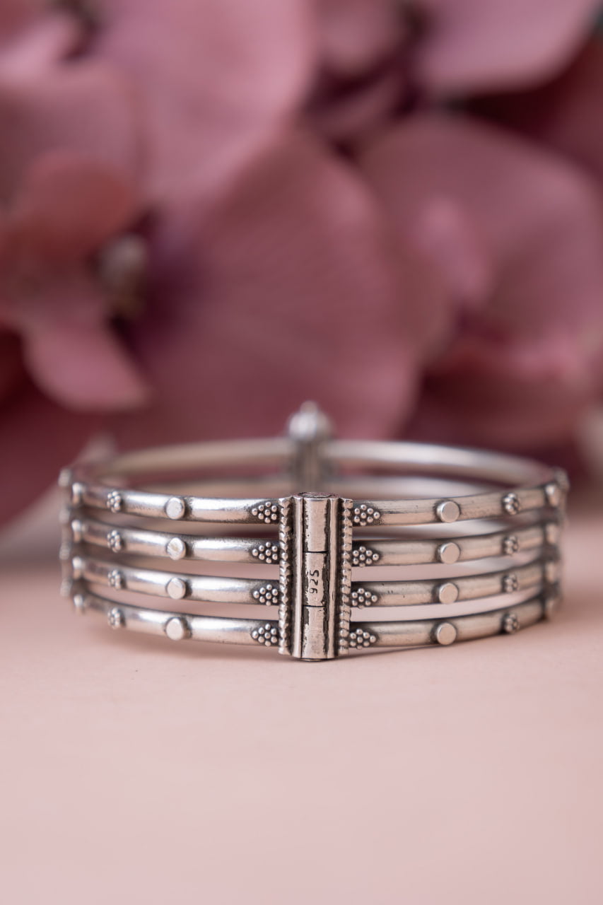 Anvaya Timeless Layered Kada