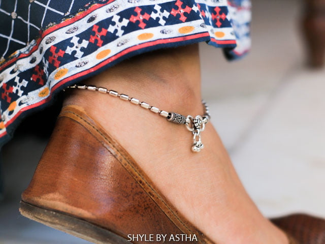 Adya Fine Everyday Anklet model
