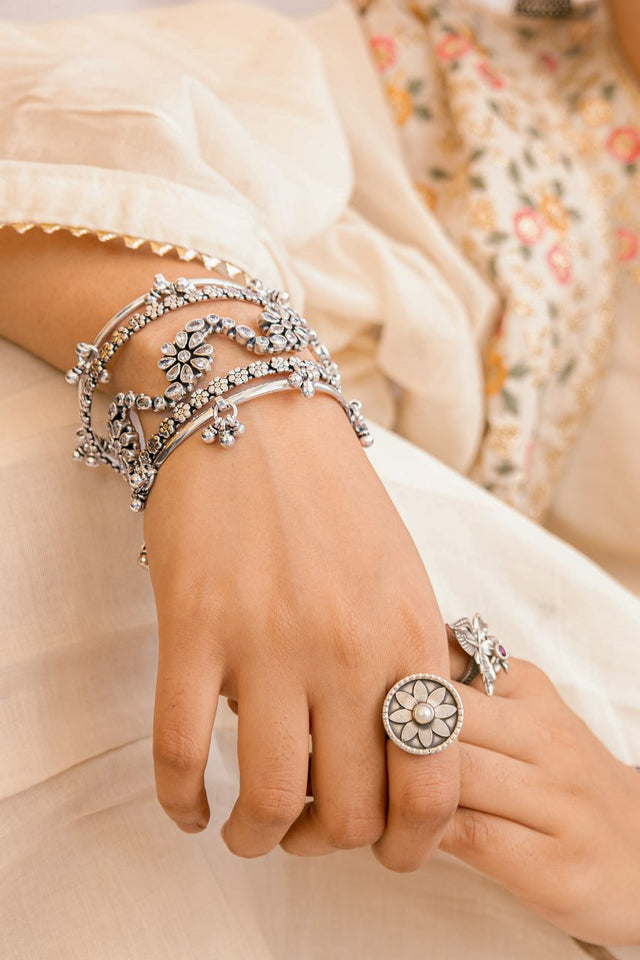 Essence Intricate Flora Timeless Bangle Set