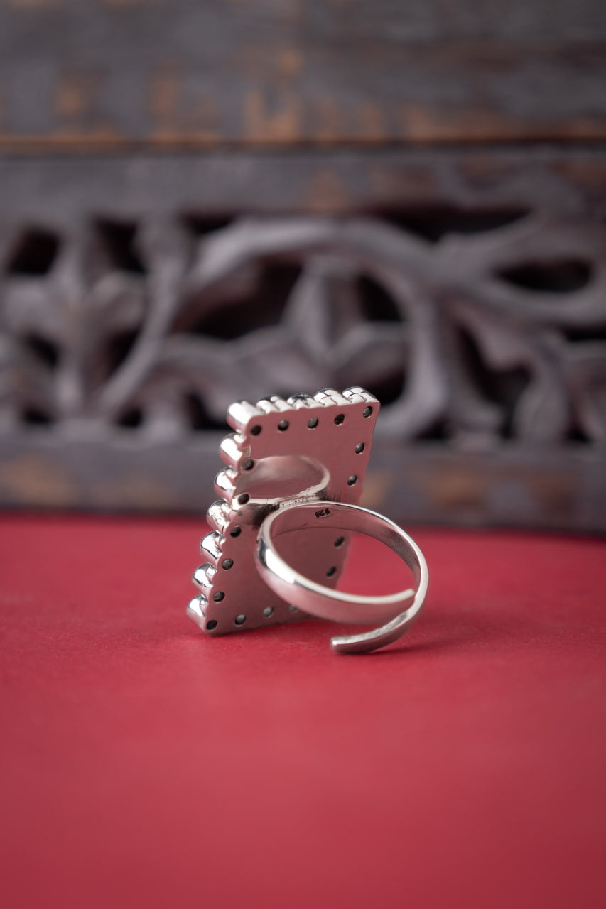 Essence Jadau Cocktail Ring