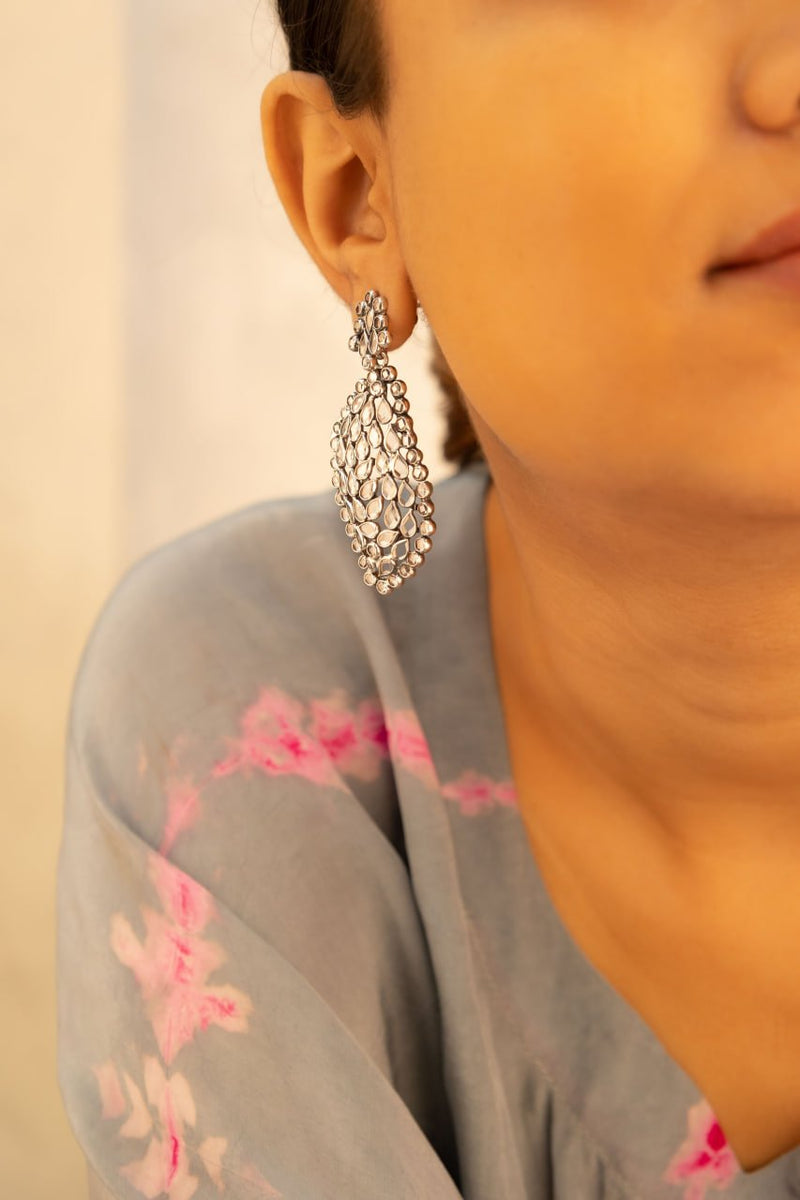 Essence Scintillating Drop Earring