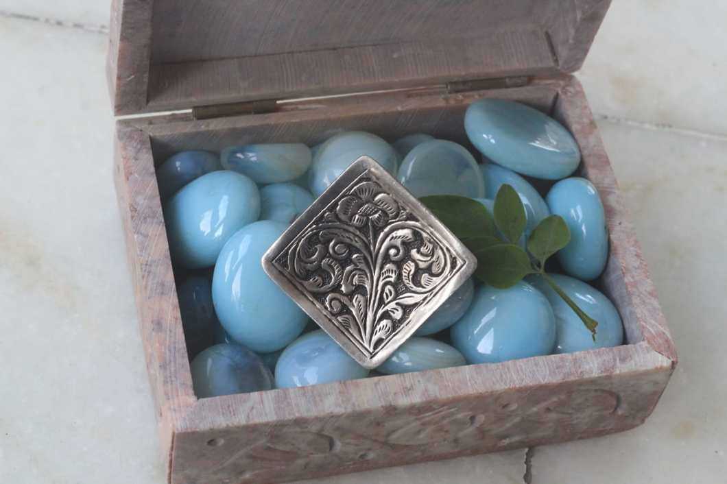 Moh Chitai Art Big Square Ring