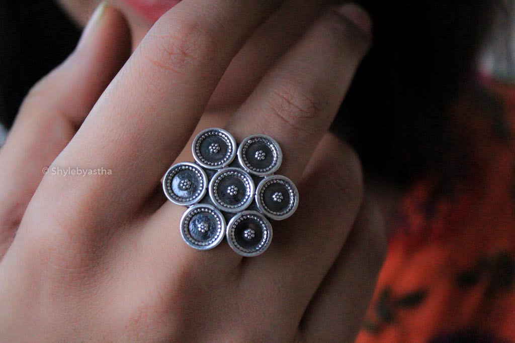 Moh Multi Circle Solid Ring