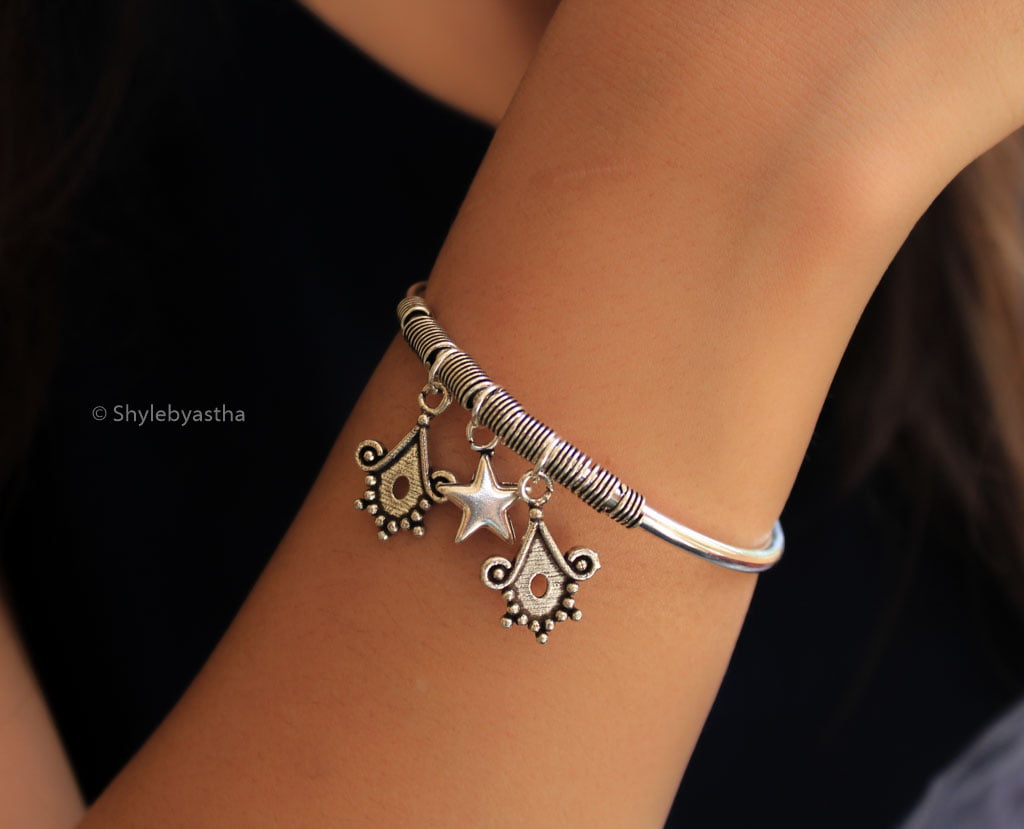 Rangoli Star Charm Floral End Bracelet