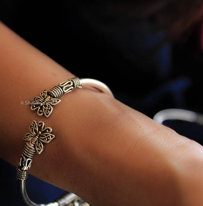 Petals Charm Butterfly End Bracelet