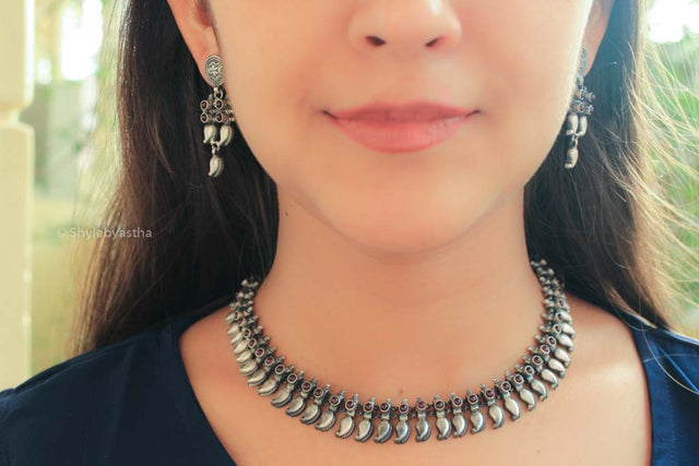Tattava Vinatage Silver Choker & Earrings Set