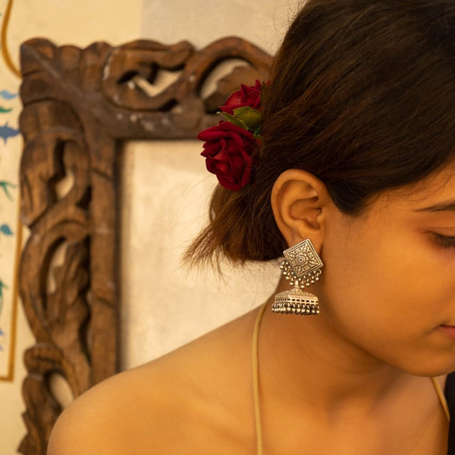 Mizoya Detailed Motif Classic Jhumka