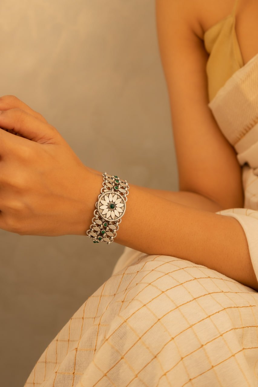 Mizoya Flower Motif Jali Jadau Green Bracelet