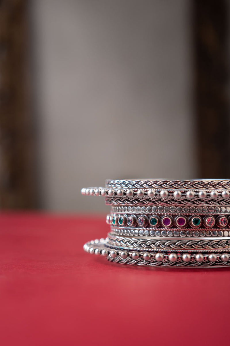 Mizoya Gokhru Embossed Multistone Bangle Set