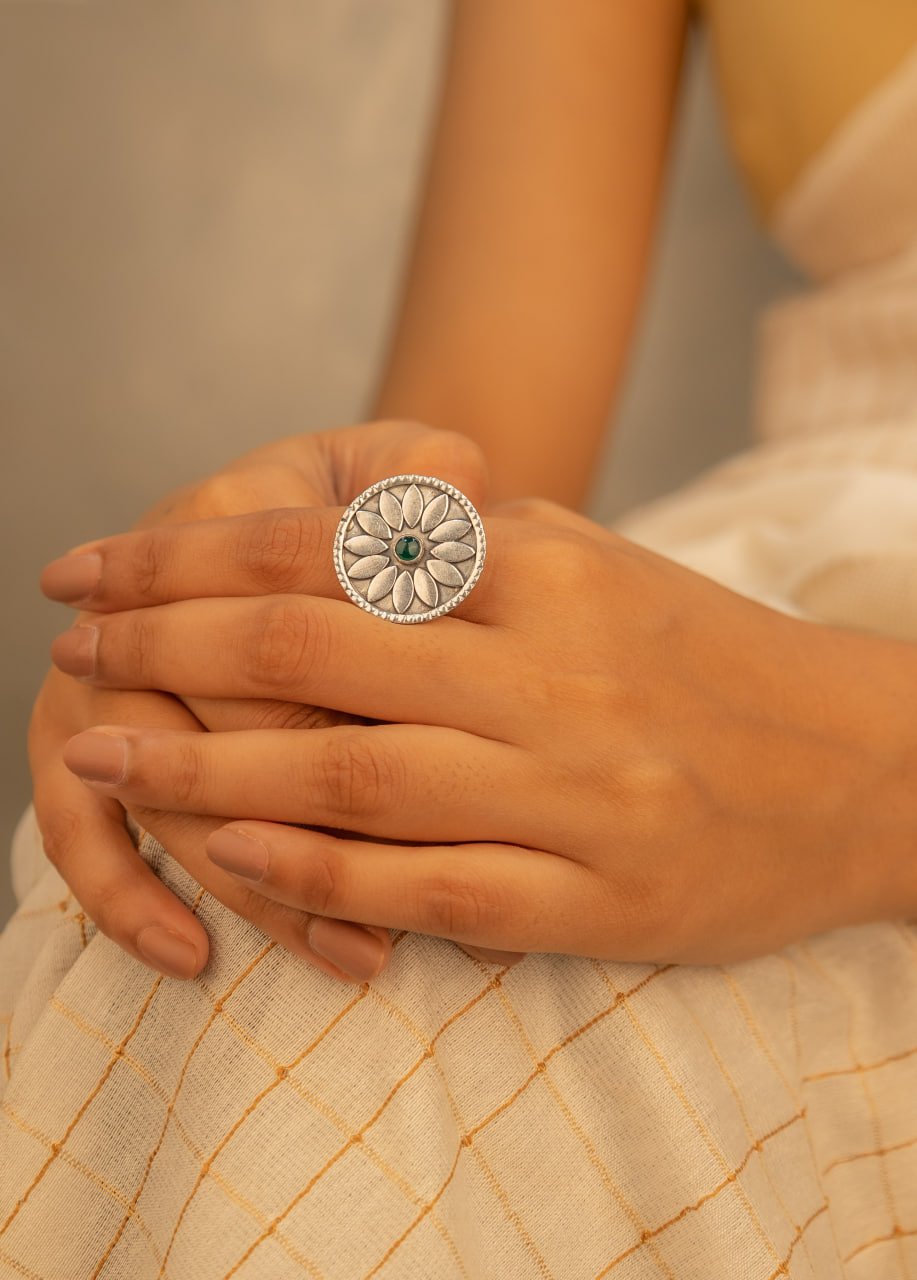 Mizoya Intricate Flower Green Stone Ring